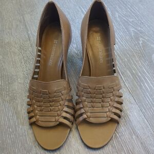 Clearout Final Naturalizer Sandals Women's 6M Tan Heeled Woven Open Toe Leather